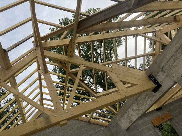 Charpente traditionnelle à St Nazaire (Pays de Guérande entre Vannes et Saint Nazaire)