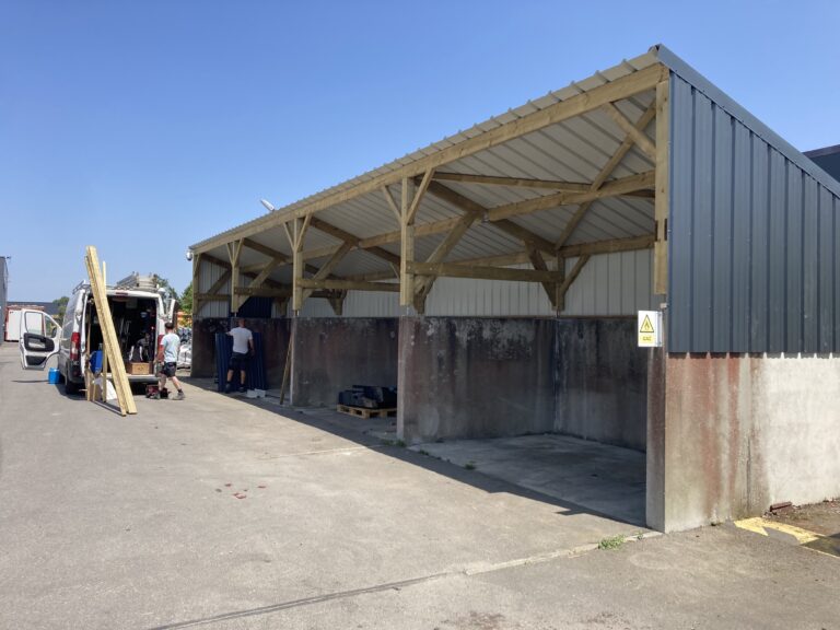 Création de 4 abribox avec couverture bac acier à Saint-Jacques-de-la-Lande (Sud de Rennes)