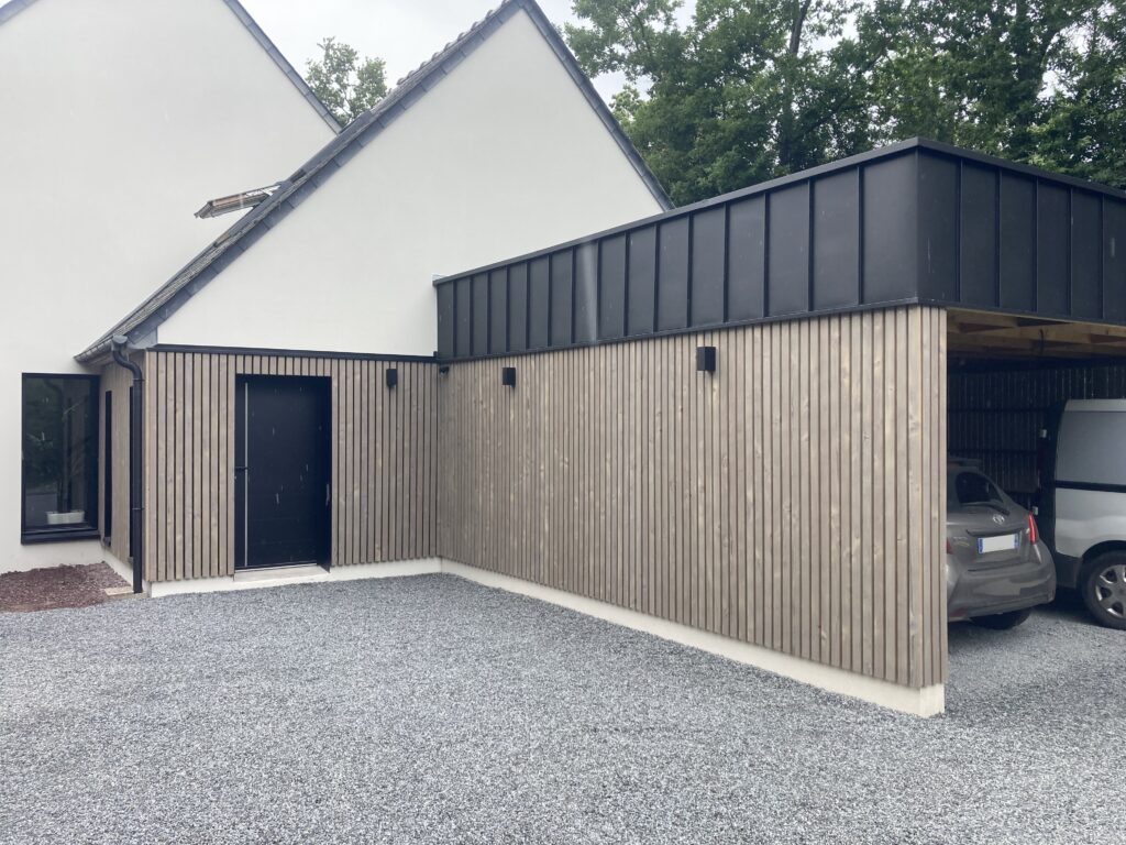 Aménagement extérieur d'une maison à Plélan-Le-Grand (Sud-Ouest de Rennes)