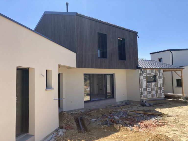 Charpente, Ossature bois et bardage sur une maison neuve au Grand-Fougeray (pays de Redon)